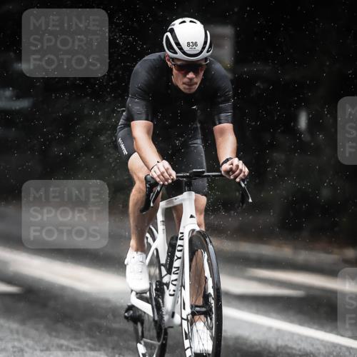 13.09.2026 - Stadtparktriathlon H.Heesch http://msf.ph/oto/10368889 13.09.2026 12:04:03 Radfahren 833, 836, 916, 958, 1004, 1048, 1060 meine-sportfotos.de