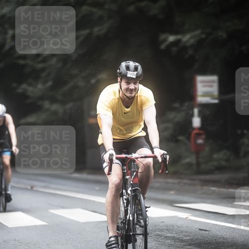 13.09.2026 - Stadtparktriathlon H.Heesch http://msf.ph/oto/10368891 13.09.2026 13:20:36 Radfahren 1293, 1322, 1323, 1333, 1401, 1430, 1467, 1505 meine-sportfotos.de