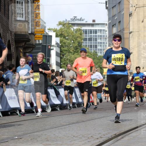 13.09.2026 - 21. swb-Marathon Bremen Strokosch-Dieckow http://msf.ph/oto/10368895 13.09.2026 11:00:44 Ziel 10144, 10369, 10677, 10801, 10810, 11016, 11045, 11126, 11129, 11547, 11623, 11769, 12018, 12105, 12106, 12190, 12291, 12394, 12530, 12531, 10093, 10367, 10368, 10753, 10857, 11055, 11247, 11359, 11540, 11728, 11797, 11804, 11819, 12006, 12116, 12397, 12428 meine-sportfotos.de