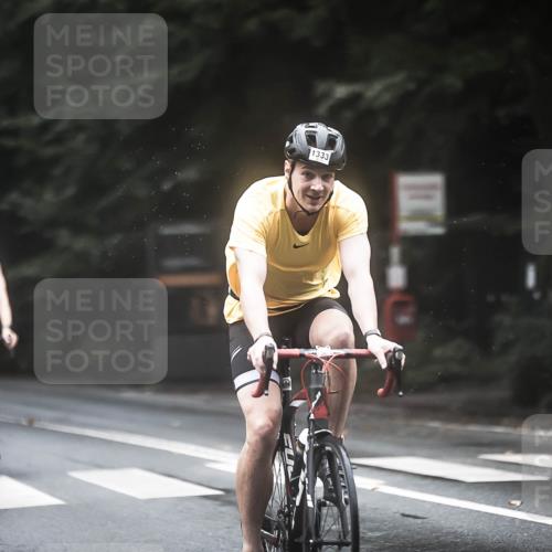 13.09.2026 - Stadtparktriathlon H.Heesch http://msf.ph/oto/10368896 13.09.2026 13:20:36 Radfahren 1293, 1322, 1323, 1333, 1401, 1430, 1467, 1505 meine-sportfotos.de