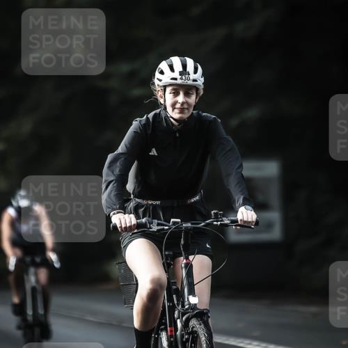 13.09.2026 - Stadtparktriathlon H.Heesch http://msf.ph/oto/10368909 13.09.2026 10:47:05 Radfahren 430, 473, 520, 572 meine-sportfotos.de