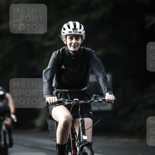 13.09.2026 - Stadtparktriathlon H.Heesch http://msf.ph/oto/10368916 13.09.2026 10:47:05 Radfahren 430, 473, 520, 572 meine-sportfotos.de
