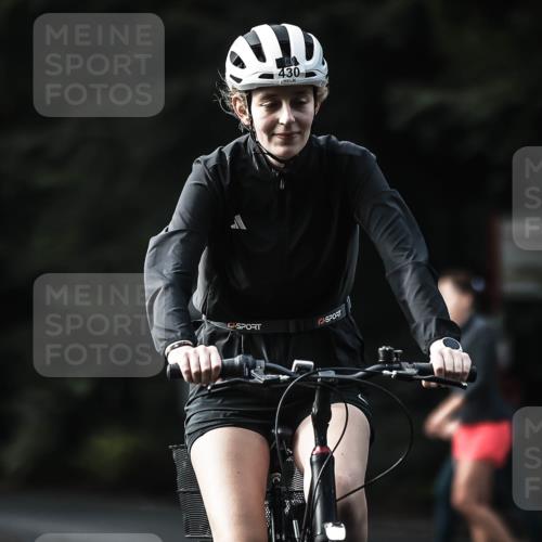 13.09.2026 - Stadtparktriathlon H.Heesch http://msf.ph/oto/10368934 13.09.2026 10:47:06 Radfahren 430, 473, 520, 572 meine-sportfotos.de