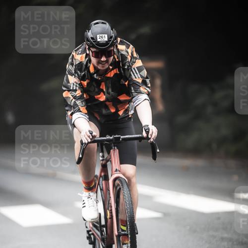 13.09.2026 - Stadtparktriathlon H.Heesch http://msf.ph/oto/10368935 13.09.2026 10:18:20 Radfahren 210, 212, 258, 261, 276, 311 meine-sportfotos.de