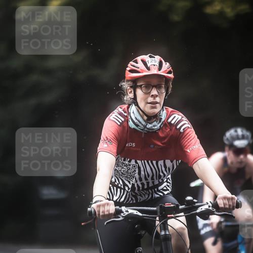 13.09.2026 - Stadtparktriathlon H.Heesch http://msf.ph/oto/10368977 13.09.2026 13:20:39 Radfahren 1293, 1322, 1323, 1333, 1401, 1430, 1505 meine-sportfotos.de
