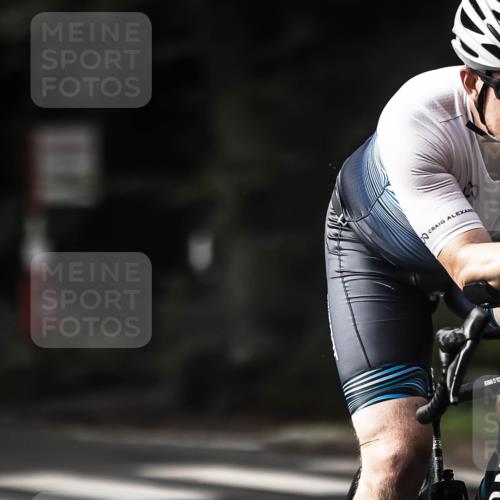 13.09.2026 - Stadtparktriathlon H.Heesch http://msf.ph/oto/10369031 13.09.2026 10:47:14 Radfahren 376, 472, 557 meine-sportfotos.de