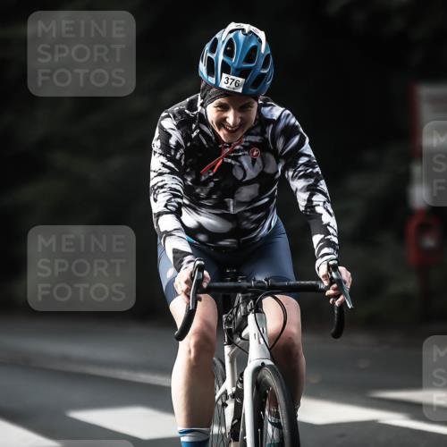 13.09.2026 - Stadtparktriathlon H.Heesch http://msf.ph/oto/10369035 13.09.2026 10:47:15 Radfahren 376, 472, 557 meine-sportfotos.de