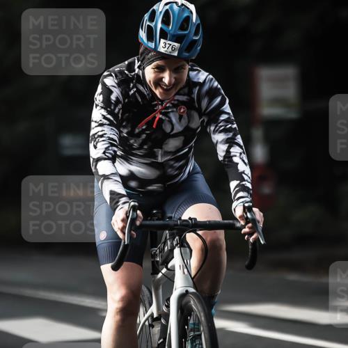 13.09.2026 - Stadtparktriathlon H.Heesch http://msf.ph/oto/10369043 13.09.2026 10:47:15 Radfahren 376, 472, 557 meine-sportfotos.de