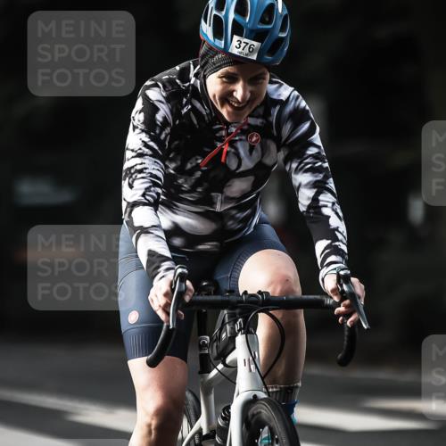 13.09.2026 - Stadtparktriathlon H.Heesch http://msf.ph/oto/10369046 13.09.2026 10:47:15 Radfahren 376, 472, 557 meine-sportfotos.de
