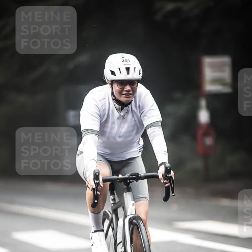 13.09.2026 - Stadtparktriathlon H.Heesch http://msf.ph/oto/10369069 13.09.2026 10:18:27 Radfahren 212, 251, 258, 276, 279, 359, 389 meine-sportfotos.de