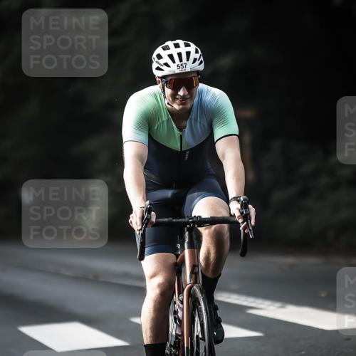 13.09.2026 - Stadtparktriathlon H.Heesch http://msf.ph/oto/10369083 13.09.2026 10:47:21 Radfahren 376, 557 meine-sportfotos.de