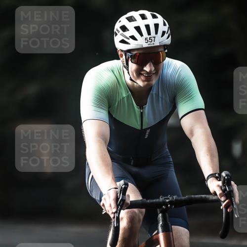 13.09.2026 - Stadtparktriathlon H.Heesch http://msf.ph/oto/10369108 13.09.2026 10:47:21 Radfahren 376, 557 meine-sportfotos.de