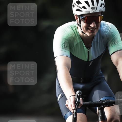 13.09.2026 - Stadtparktriathlon H.Heesch http://msf.ph/oto/10369116 13.09.2026 10:47:21 Radfahren 376, 557 meine-sportfotos.de