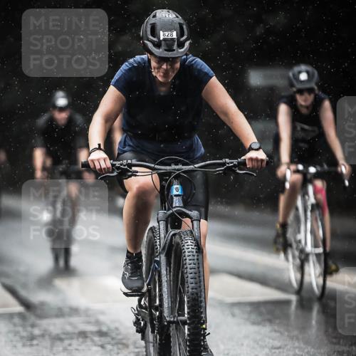 13.09.2026 - Stadtparktriathlon H.Heesch http://msf.ph/oto/10369127 13.09.2026 12:04:23 Radfahren 763, 785, 828, 857, 923, 964, 1036 meine-sportfotos.de