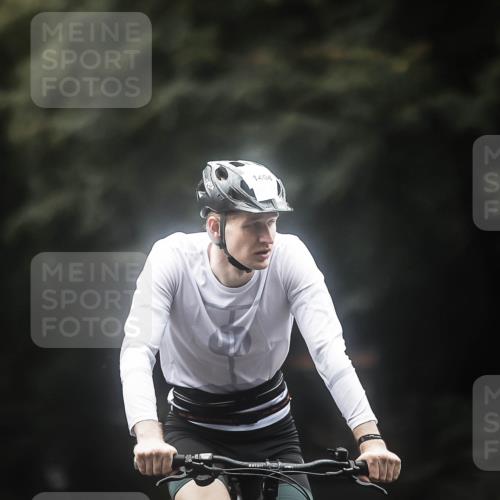 13.09.2026 - Stadtparktriathlon H.Heesch http://msf.ph/oto/10369128 13.09.2026 13:21:02 Radfahren 1218, 1220, 1369, 1378, 1402, 1404 meine-sportfotos.de