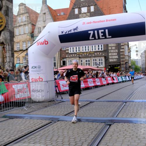 13.09.2026 - 21. swb-Marathon Bremen Tim E. http://msf.ph/oto/10369198 13.09.2026 13:06:52 Ziel 508, 788, 1009, 1770, 1921, 2832, 3910, 4777, 5238, 6951, 7590, 8621, 13148 meine-sportfotos.de