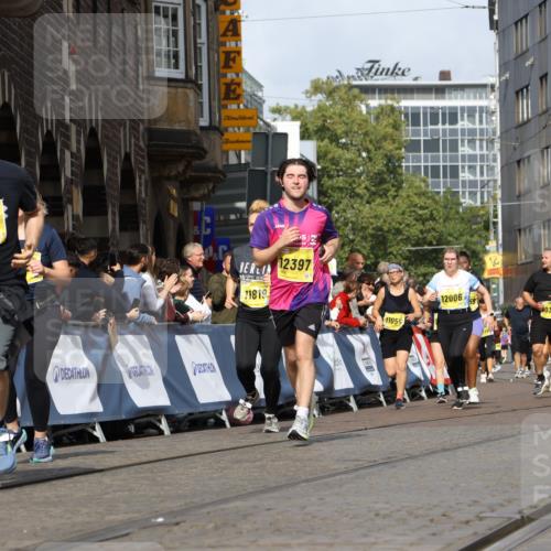 13.09.2026 - 21. swb-Marathon Bremen Strokosch-Dieckow http://msf.ph/oto/10369202 13.09.2026 11:00:53 Ziel 10263, 10272, 10275, 10306, 10369, 10677, 11045, 11126, 11162, 11180, 11556, 11687, 11708, 11769, 11838, 12018, 12430, 10093, 10428, 10639, 10753, 10964, 10965, 11049, 11116, 11359, 11428, 11540, 11681, 11682, 11728, 11850, 12085, 12116, 12241, 12428 meine-sportfotos.de