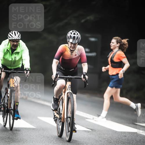 13.09.2026 - Stadtparktriathlon H.Heesch http://msf.ph/oto/10369248 13.09.2026 10:18:38 Radfahren 213, 233, 300, 333, 405, 444 meine-sportfotos.de