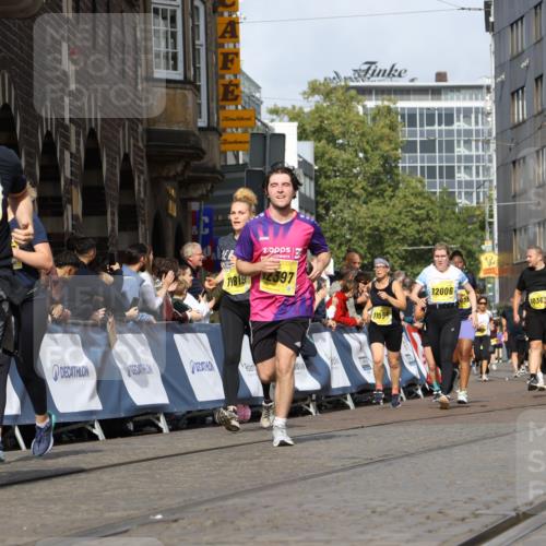 13.09.2026 - 21. swb-Marathon Bremen Strokosch-Dieckow http://msf.ph/oto/10369260 13.09.2026 11:00:53 Ziel 10263, 10272, 10275, 10306, 10369, 10677, 11045, 11126, 11162, 11180, 11556, 11687, 11708, 11769, 11838, 12018, 12430, 10093, 10428, 10639, 10753, 10964, 10965, 11049, 11116, 11359, 11428, 11540, 11681, 11682, 11728, 11850, 12085, 12116, 12241, 12428 meine-sportfotos.de