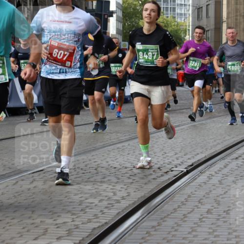 13.09.2026 - 21. swb-Marathon Bremen Strokosch-Dieckow http://msf.ph/oto/10369261 13.09.2026 13:36:06 Ziel 156, 318, 532, 607, 2565, 3056, 3087, 3226, 3485, 3704, 3780, 3857, 4048, 5026, 5071, 5157, 5308, 5381, 5467, 5468, 5584, 5586, 6159, 6465, 6466, 6644, 6649, 6724, 7036, 7235, 7385, 7597, 7675, 7691, 7700, 8145, 8335, 8705, 8816, 9784, 9862, 9892, 9912, 13121, 13213, 1072, 2339, 2931, 2949, 3224, 3291, 3591, 4643, 4989, 5259, 5800, 6642, 6778, 7379, 7865, 8488, 8511, 8731, 8941, 9026, 9076, 9226, 9497, 9564, 13038, 13238 meine-sportfotos.de