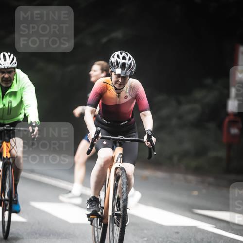13.09.2026 - Stadtparktriathlon H.Heesch http://msf.ph/oto/10369268 13.09.2026 10:18:39 Radfahren 213, 233, 300, 333, 405, 444 meine-sportfotos.de