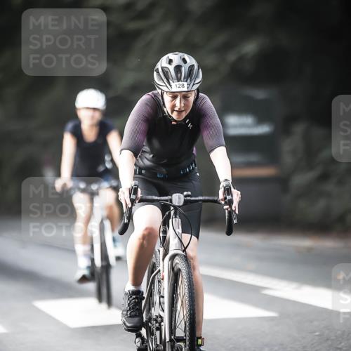 13.09.2026 - Stadtparktriathlon H.Heesch http://msf.ph/oto/10369275 13.09.2026 10:47:51 Radfahren 378, 428, 462 meine-sportfotos.de