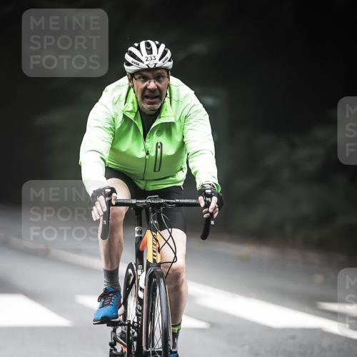 13.09.2026 - Stadtparktriathlon H.Heesch http://msf.ph/oto/10369285 13.09.2026 10:18:39 Radfahren 213, 233, 300, 333, 405, 444 meine-sportfotos.de