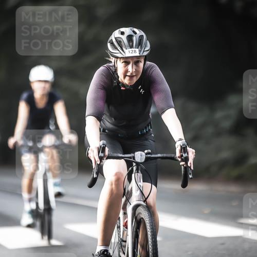 13.09.2026 - Stadtparktriathlon H.Heesch http://msf.ph/oto/10369286 13.09.2026 10:47:52 Radfahren 378, 428, 462 meine-sportfotos.de