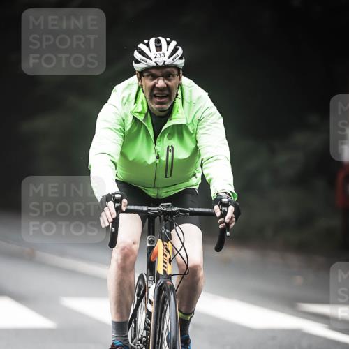13.09.2026 - Stadtparktriathlon H.Heesch http://msf.ph/oto/10369289 13.09.2026 10:18:39 Radfahren 213, 233, 300, 333, 405, 444 meine-sportfotos.de