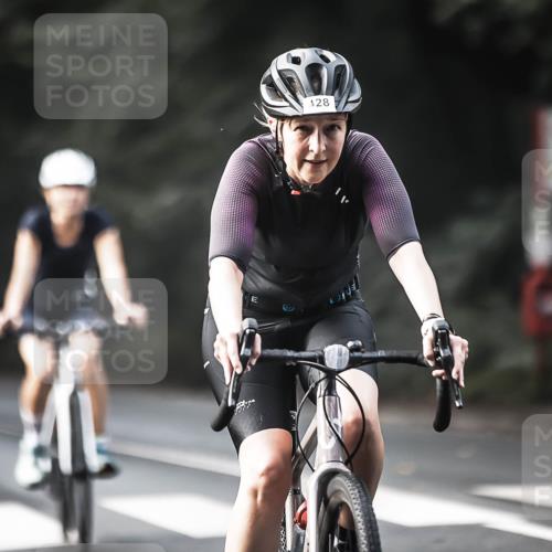13.09.2026 - Stadtparktriathlon H.Heesch http://msf.ph/oto/10369291 13.09.2026 10:47:52 Radfahren 378, 428, 462 meine-sportfotos.de