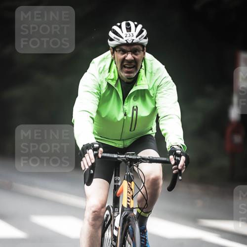 13.09.2026 - Stadtparktriathlon H.Heesch http://msf.ph/oto/10369297 13.09.2026 10:18:39 Radfahren 213, 233, 300, 333, 405, 444 meine-sportfotos.de