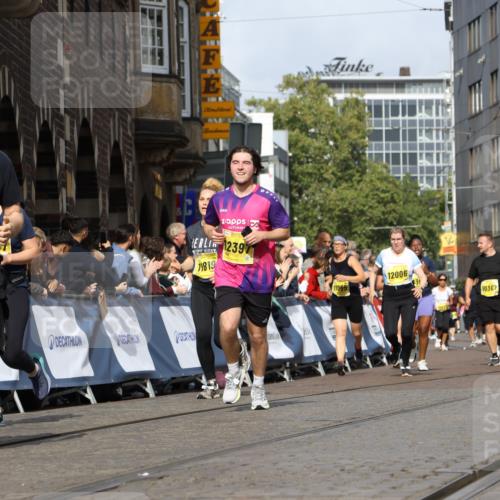 13.09.2026 - 21. swb-Marathon Bremen Strokosch-Dieckow http://msf.ph/oto/10369311 13.09.2026 11:00:54 Ziel 10263, 10272, 10275, 10306, 10369, 10677, 11045, 11126, 11162, 11180, 11343, 11475, 11556, 11687, 11708, 11769, 11838, 12018, 12430, 10093, 10428, 10639, 10753, 10964, 10965, 11049, 11116, 11428, 11540, 11681, 11682, 11728, 11850, 12085, 12116, 12241, 12428 meine-sportfotos.de