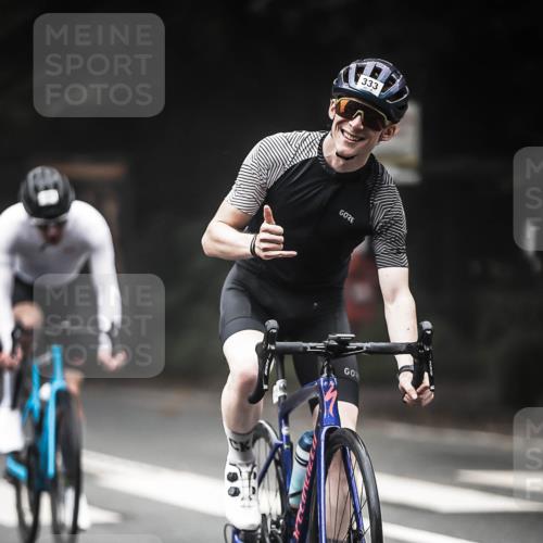 13.09.2026 - Stadtparktriathlon H.Heesch http://msf.ph/oto/10369329 13.09.2026 10:18:44 Radfahren 213, 233, 243, 300, 333, 368, 405, 412 meine-sportfotos.de