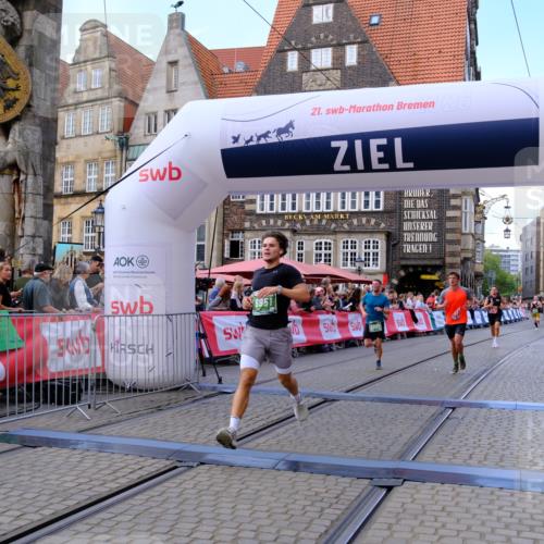 13.09.2026 - 21. swb-Marathon Bremen Tim E. http://msf.ph/oto/10369335 13.09.2026 13:07:03 Ziel 508, 521, 788, 1009, 3127, 3910, 4574, 4777, 5238, 6784, 6951, 8580, 8888 meine-sportfotos.de