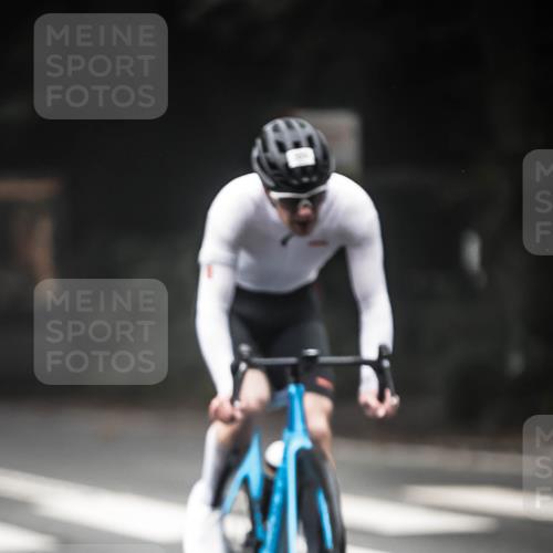 13.09.2026 - Stadtparktriathlon H.Heesch http://msf.ph/oto/10369341 13.09.2026 10:18:44 Radfahren 213, 233, 243, 300, 333, 368, 405, 412 meine-sportfotos.de