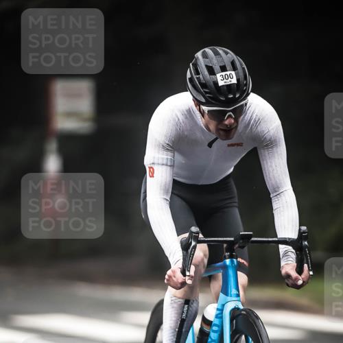 13.09.2026 - Stadtparktriathlon H.Heesch http://msf.ph/oto/10369355 13.09.2026 10:18:44 Radfahren 213, 233, 243, 300, 333, 368, 405, 412 meine-sportfotos.de