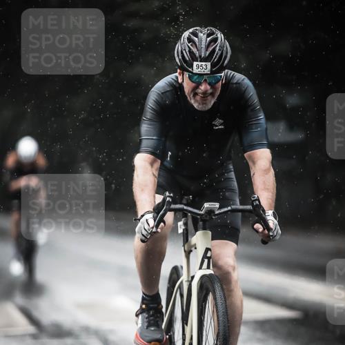 13.09.2026 - Stadtparktriathlon H.Heesch http://msf.ph/oto/10369356 13.09.2026 12:04:33 Radfahren 785, 842, 953, 962, 1047 meine-sportfotos.de