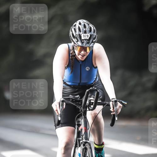 13.09.2026 - Stadtparktriathlon H.Heesch http://msf.ph/oto/10369358 13.09.2026 10:47:55 Radfahren 378, 413, 428, 462 meine-sportfotos.de