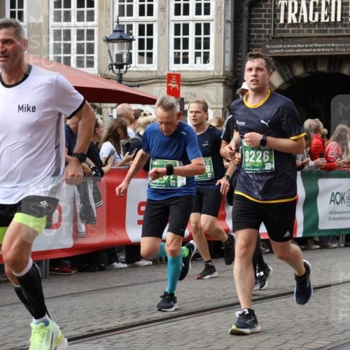 13.09.2026 - 21. swb-Marathon Bremen Strokosch-Dieckow http://msf.ph/oto/10369383 13.09.2026 13:36:10 Ziel 318, 532, 607, 2565, 3026, 3056, 3087, 3226, 3454, 3485, 3704, 3780, 3857, 4016, 4048, 5026, 5071, 5157, 5276, 5308, 5381, 5467, 5468, 5584, 5586, 5816, 6159, 6649, 6724, 6874, 7036, 7235, 7385, 7675, 7691, 7804, 8145, 8335, 8705, 8816, 9243, 9784, 9862, 9892, 9912, 13121, 13179, 13213, 2339, 2692, 2700, 2949, 3410, 3591, 4049, 4643, 4989, 5800, 6642, 6778, 7379, 7865, 8511, 8731, 8941, 9026, 9427, 9564, 13038, 13238 meine-sportfotos.de