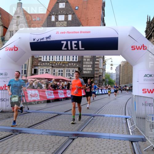 13.09.2026 - 21. swb-Marathon Bremen Tim E. http://msf.ph/oto/10369416 13.09.2026 13:07:05 Ziel 508, 521, 749, 788, 1009, 3127, 3910, 4574, 5238, 6784, 6951, 8580, 8888 meine-sportfotos.de