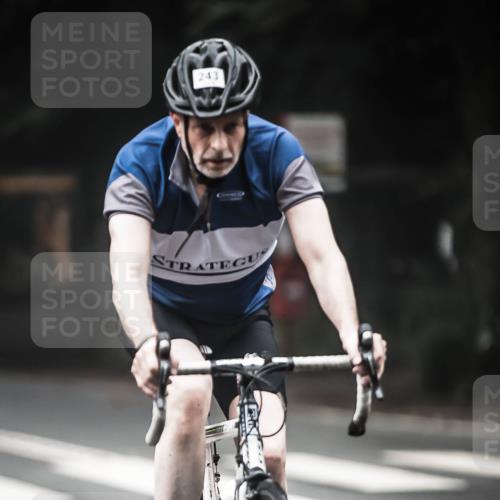 13.09.2026 - Stadtparktriathlon H.Heesch http://msf.ph/oto/10369418 13.09.2026 10:18:48 Radfahren 213, 243, 300, 330, 333, 368, 412 meine-sportfotos.de