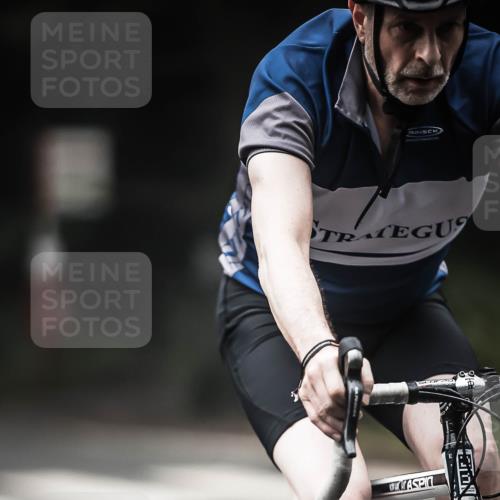 13.09.2026 - Stadtparktriathlon H.Heesch http://msf.ph/oto/10369434 13.09.2026 10:18:48 Radfahren 213, 243, 300, 330, 333, 368, 412 meine-sportfotos.de
