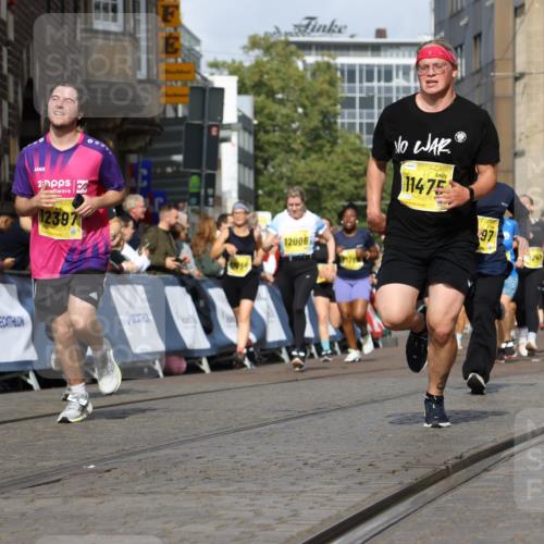 13.09.2026 - 21. swb-Marathon Bremen Strokosch-Dieckow http://msf.ph/oto/10369443 13.09.2026 11:00:55 Ziel 10263, 10272, 10275, 10306, 10369, 11126, 11162, 11180, 11343, 11475, 11556, 11687, 11708, 11769, 11838, 11959, 12018, 12430, 10093, 10428, 10639, 10753, 10964, 10965, 11049, 11116, 11428, 11540, 11681, 11682, 11728, 11850, 12085, 12116, 12241 meine-sportfotos.de