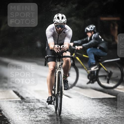 13.09.2026 - Stadtparktriathlon H.Heesch http://msf.ph/oto/10369446 13.09.2026 12:04:40 Radfahren 842, 924, 937 meine-sportfotos.de
