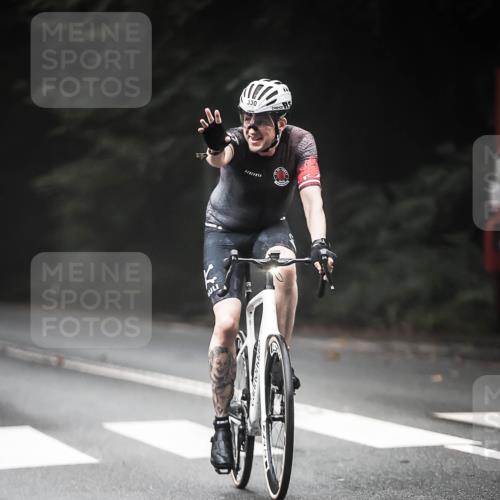 13.09.2026 - Stadtparktriathlon H.Heesch http://msf.ph/oto/10369458 13.09.2026 10:18:51 Radfahren 243, 330, 368, 412, 447 meine-sportfotos.de