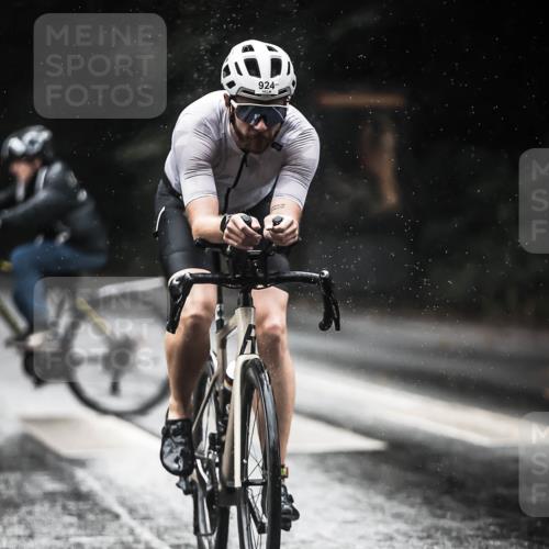 13.09.2026 - Stadtparktriathlon H.Heesch http://msf.ph/oto/10369466 13.09.2026 12:04:40 Radfahren 842, 924, 937 meine-sportfotos.de