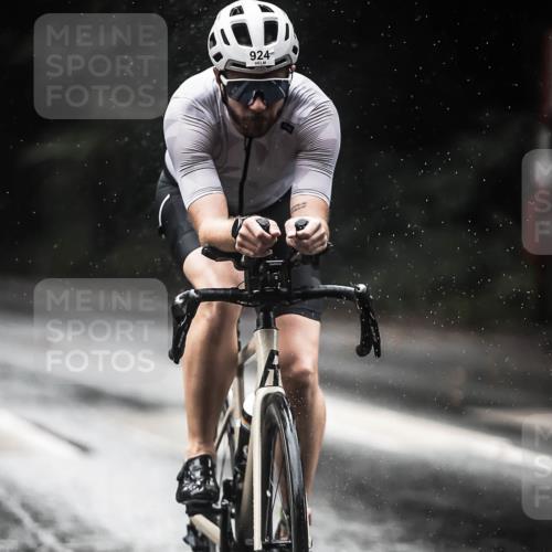 13.09.2026 - Stadtparktriathlon H.Heesch http://msf.ph/oto/10369478 13.09.2026 12:04:40 Radfahren 842, 924, 937 meine-sportfotos.de