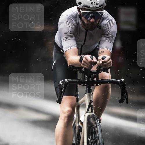 13.09.2026 - Stadtparktriathlon H.Heesch http://msf.ph/oto/10369492 13.09.2026 12:04:41 Radfahren 842, 924, 937 meine-sportfotos.de