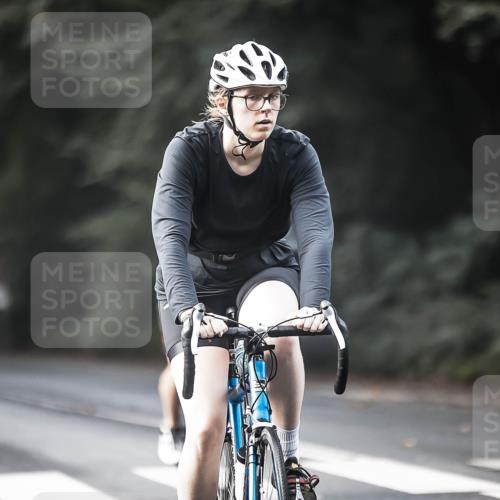 13.09.2026 - Stadtparktriathlon H.Heesch http://msf.ph/oto/10369506 13.09.2026 10:48:08 Radfahren 400, 471, 522, 546, 547 meine-sportfotos.de