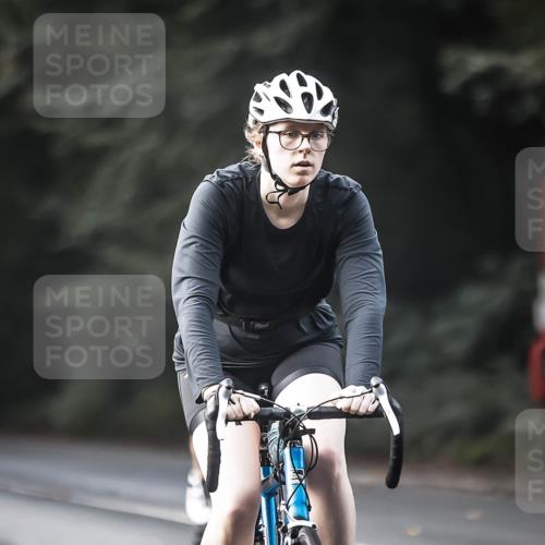 13.09.2026 - Stadtparktriathlon H.Heesch http://msf.ph/oto/10369511 13.09.2026 10:48:08 Radfahren 400, 471, 522, 546, 547 meine-sportfotos.de